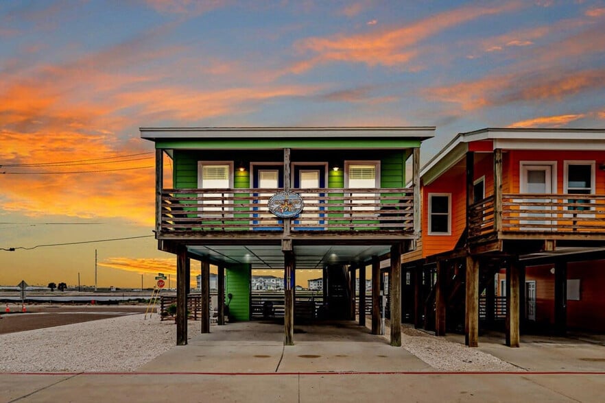 Building Photo - 2727 Eleventh Street-SI ID1023271P