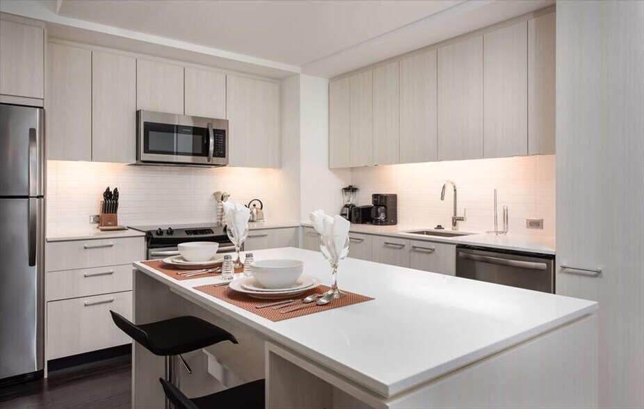 Building Photo - 11911 Freedom Dr