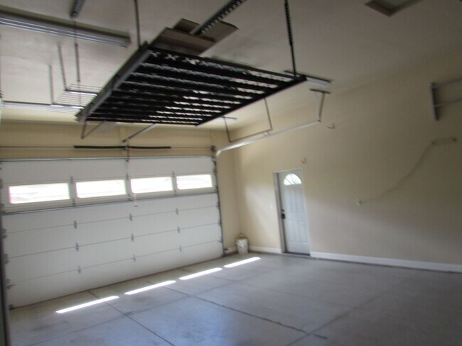 Building Photo - 2096 Two Wood Dr