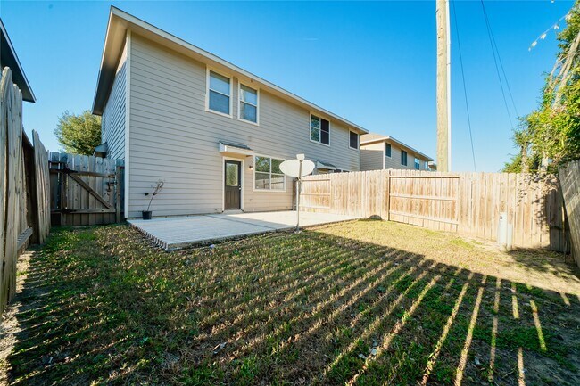 Building Photo - 2831 Hackamore Hollow Ln