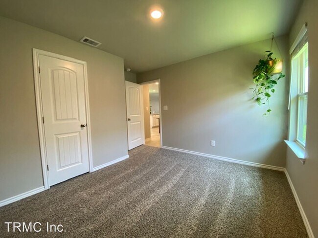Building Photo - 3 br, 2 bath House - 7621 HERD RIDER LN.