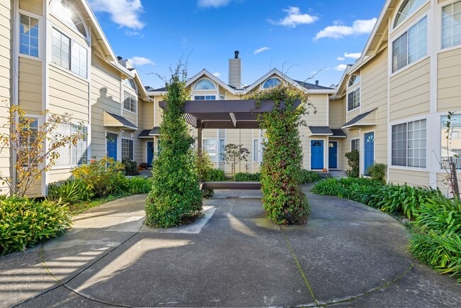 Building Photo - 3760 39th Ave