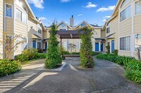 Building Photo - 3760 39th Ave