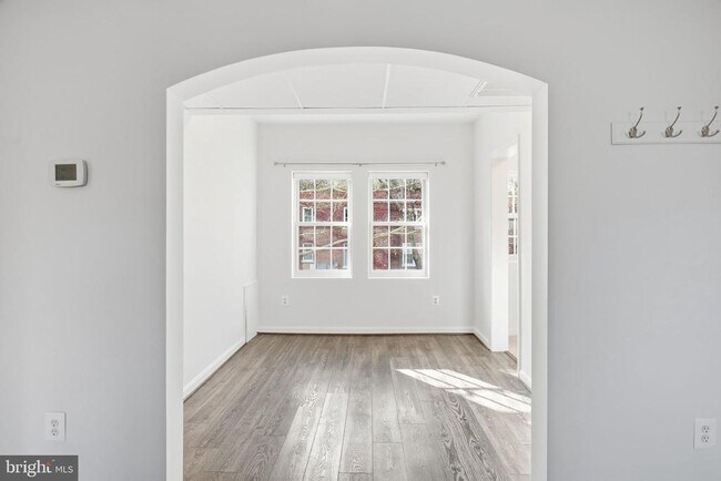 Building Photo - 1744 N Rhodes St