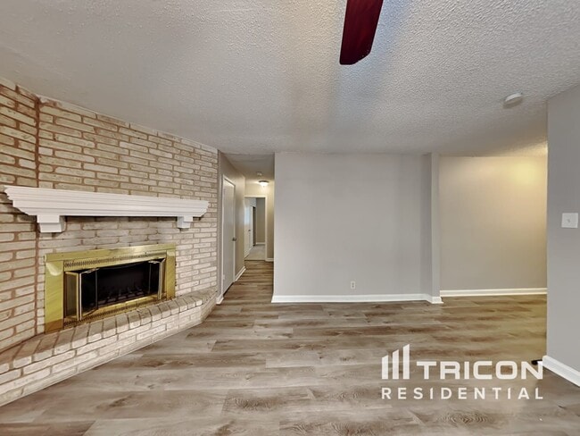 Building Photo - 5350 Binz Engleman Road San Antonio TX