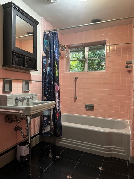 Building Photo - 1 High Acres Dr