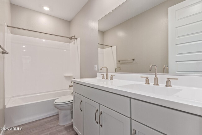 Building Photo - 5835 E Rose Garden Ln