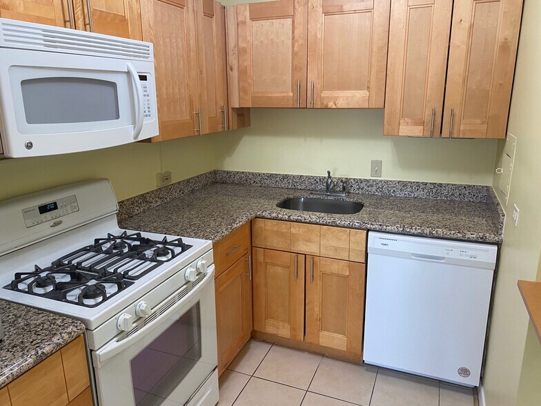 Kitchen - 3000 Spout Run Pkwy