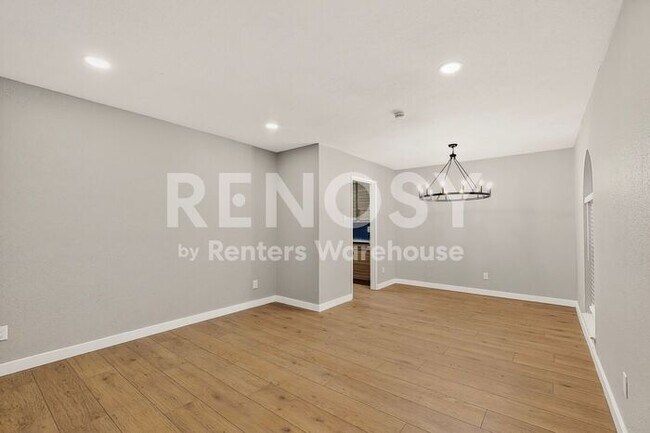 Building Photo - Refreshed Plano Gem  ****Rent Concession - 2nd Month Free****