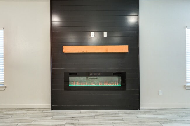 Building Photo - Brand new townhomes in Frenship East!