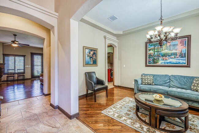 Building Photo - Westside area for Short Term Rental (Compl...