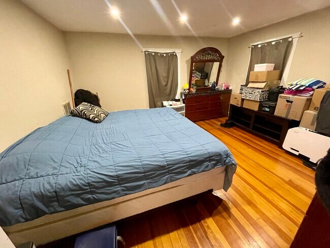 Building Photo - 54 West St