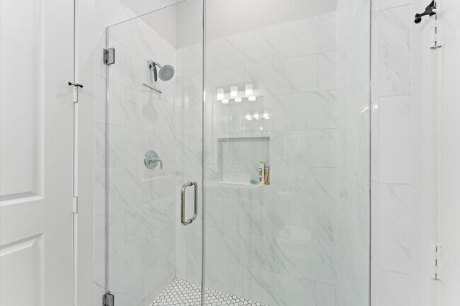 Building Photo - 9638 Birchwood Holw Trl