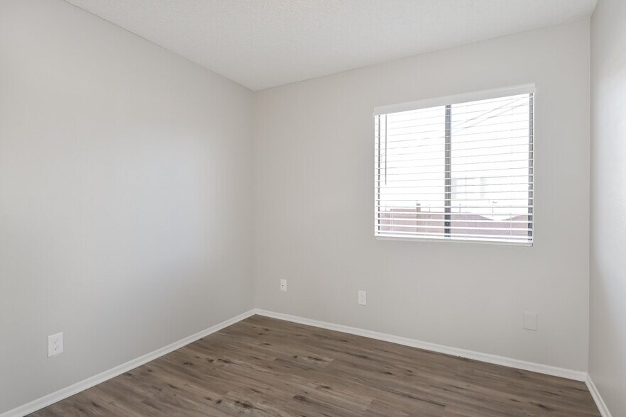 Building Photo - 10231 Cll Del Este