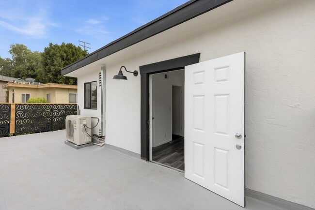 Building Photo - Stunning New Construction in Mission Hills – 3BR/2BA – Going Quick | 4 Weeks of Free Rent + Free ...