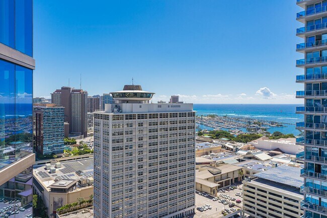Building Photo - Sky Ala Moana West — 2 Bed / 2 Bath / 2 Parking
