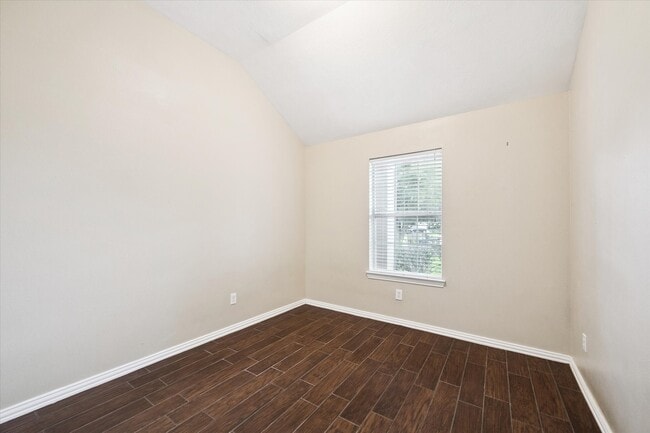 Building Photo - 7709 Lakeside Manor Ln
