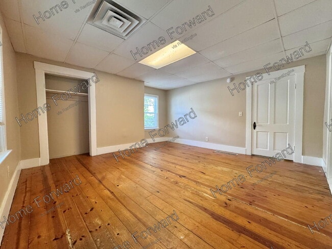 Building Photo - 348 Davis Ct