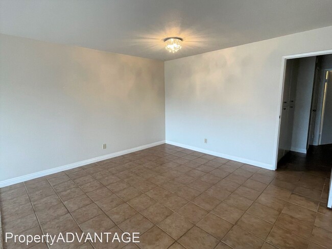 Building Photo - 2 br, 2 bath House - 4705 Marina Dr #21