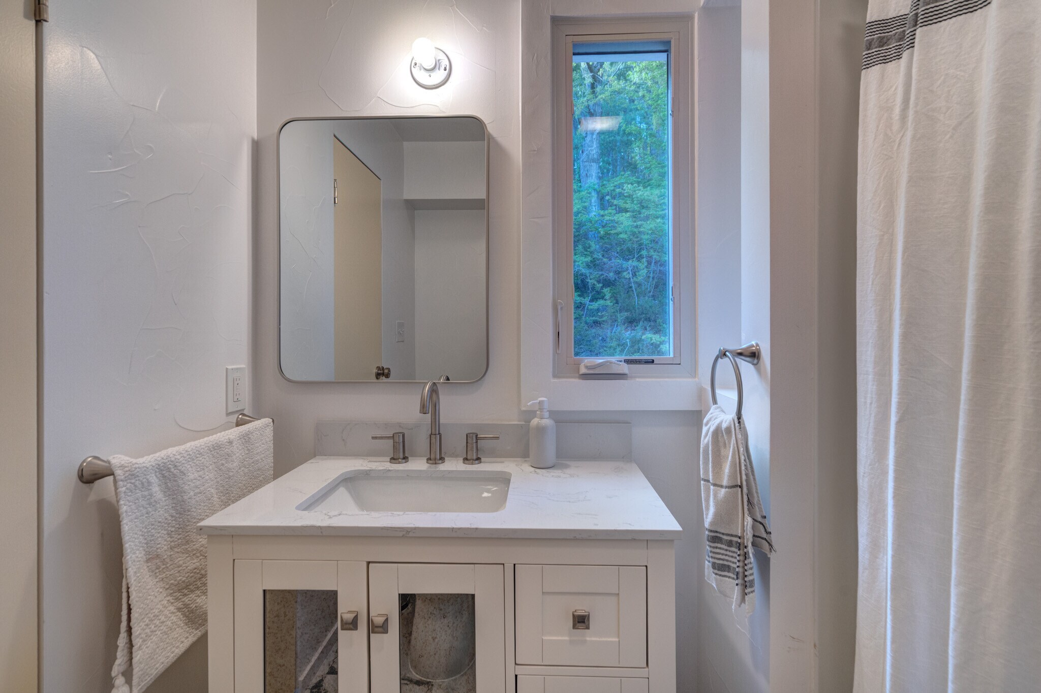 Second Floor Bath - 300 John Lemley Ln