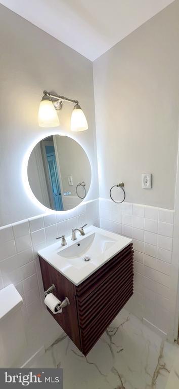 Building Photo - 4977 Battery Ln