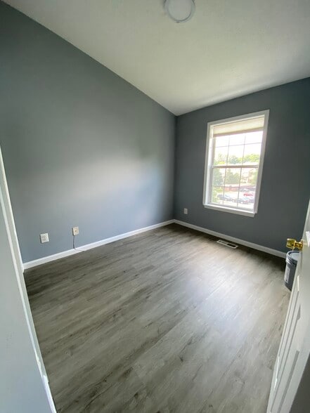 Building Photo - 8210 Catbird Cir
