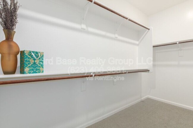 Building Photo - 21242 W Wilshire Dr