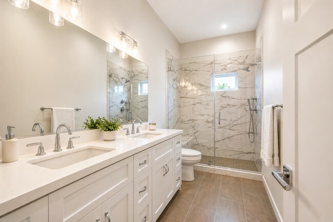 Building Photo - Firmona B