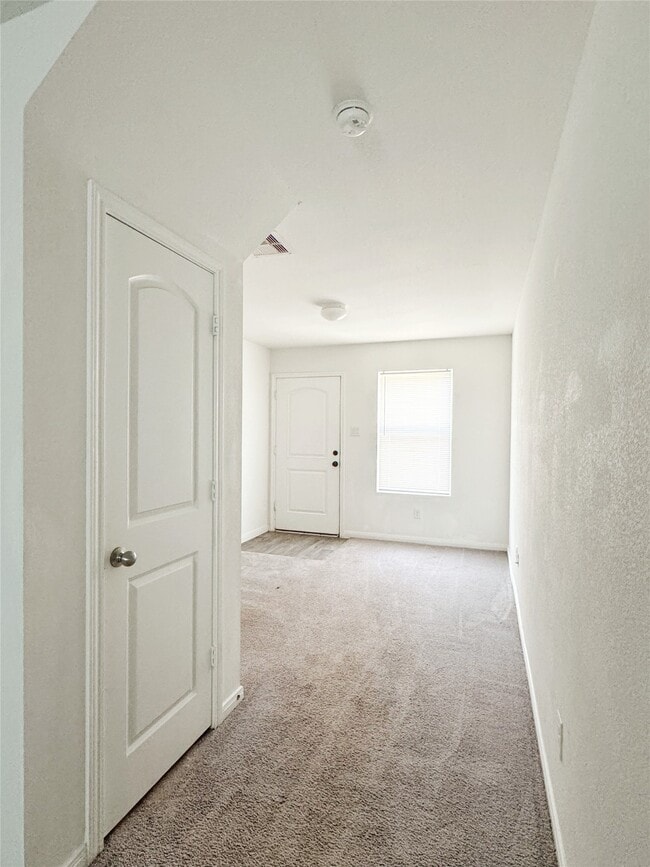 Building Photo - 245 Water Oak