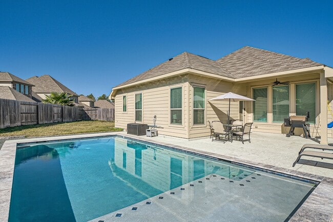 Primary Photo - 2901 Hawthorne Dr