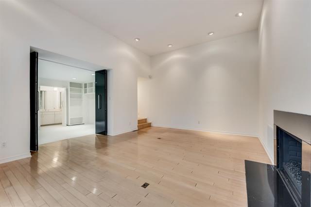 Building Photo - 3730 Holland Ave