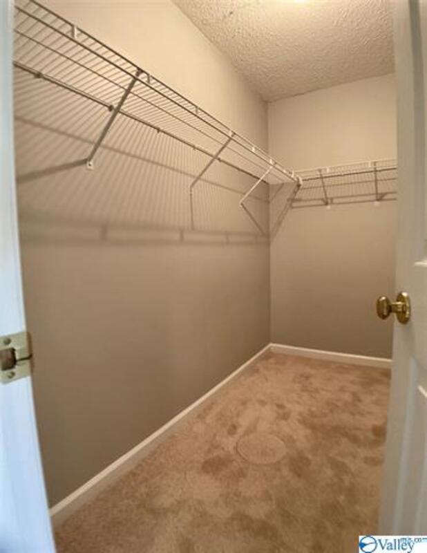 Building Photo - 158 Hollington Dr NE