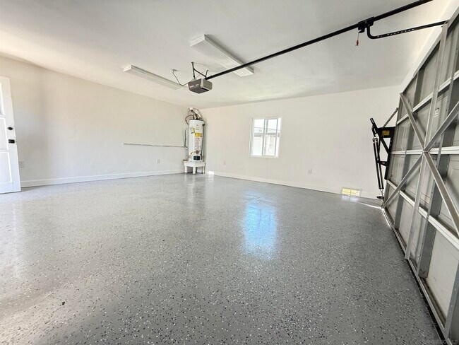 Building Photo - 5139 Hilda Rd