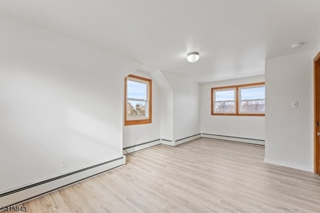 Building Photo - 190 Martin Ave