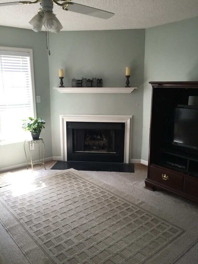 Building Photo - Furnished 2 Bed, 2 Bath Condo
