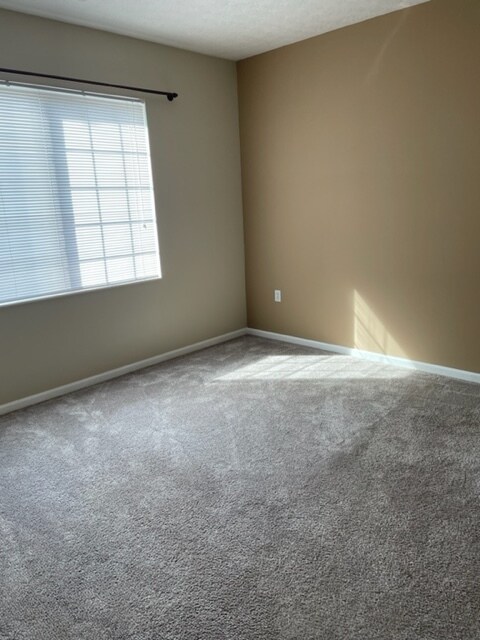 Building Photo - 850 Hidden Ridge Ct