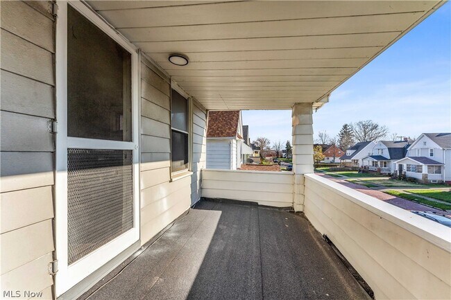 Building Photo - 1221 E 168th St