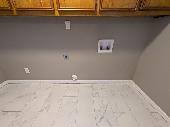 Building Photo - 3486 Westmoreland Ave