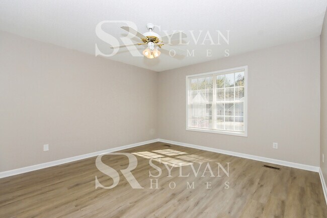 Building Photo - Come check out this beautiful home in Midway East.