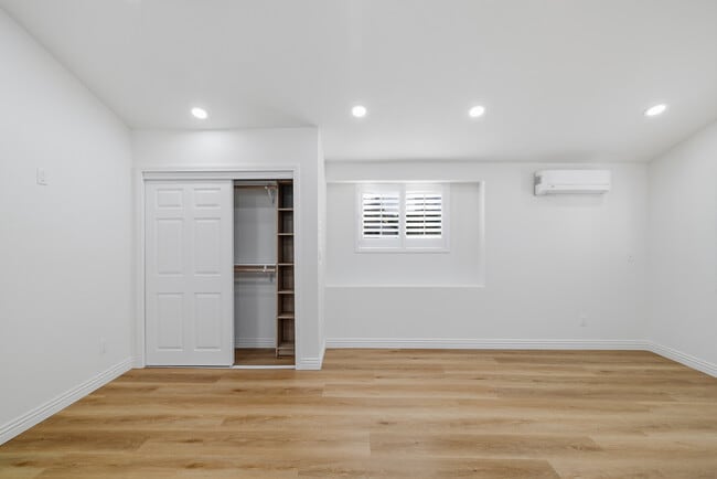 Building Photo - 12511 Landale St