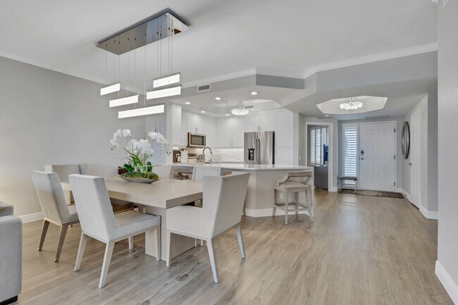 Building Photo - 420 Cove Tower Dr