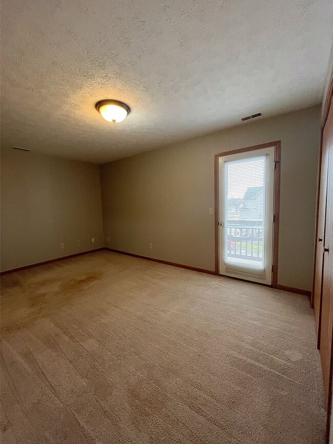 Building Photo - 3 Bedroom 3.5 Bath Townhouse