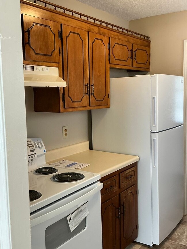 Building Photo - 575 Brady Dr