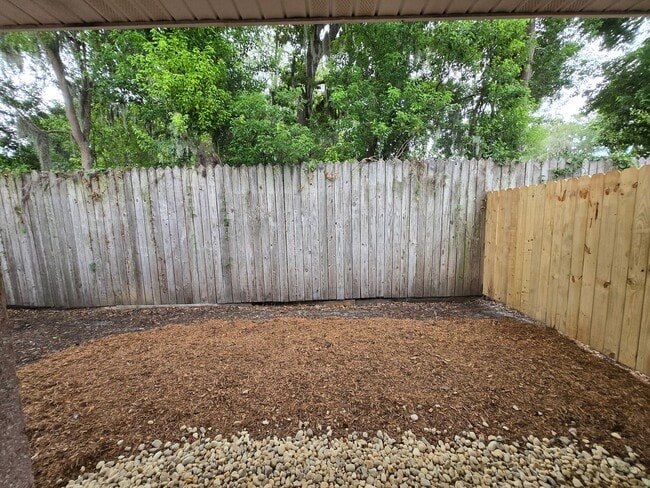 Building Photo - 142 Leeswood Cir