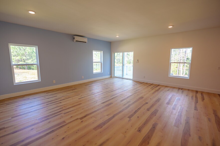 Building Photo - 60 Madison Dr