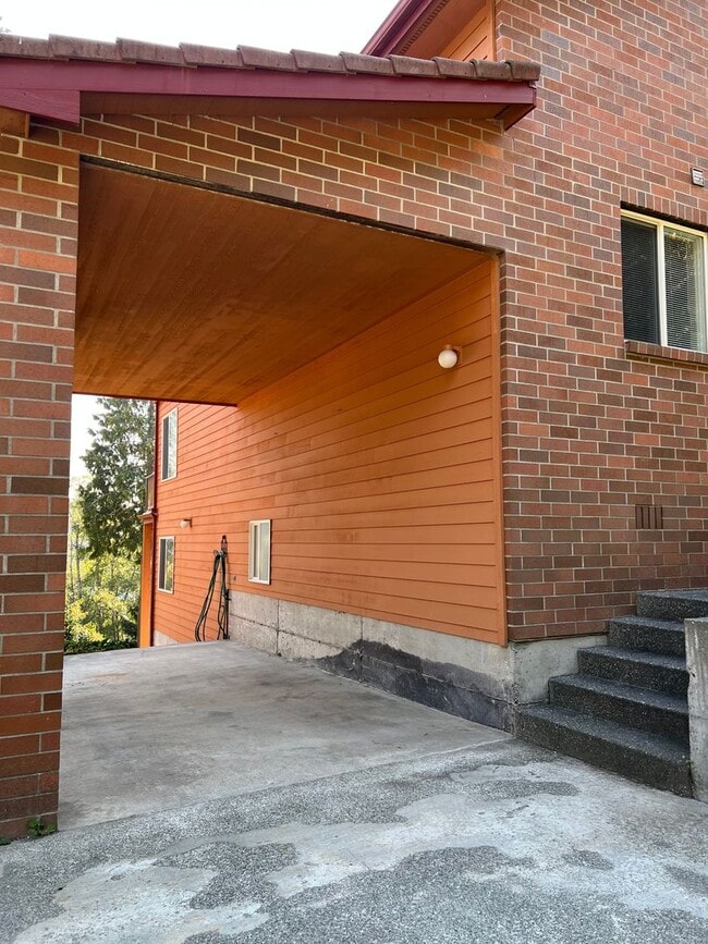 Building Photo - Suquamish View Home