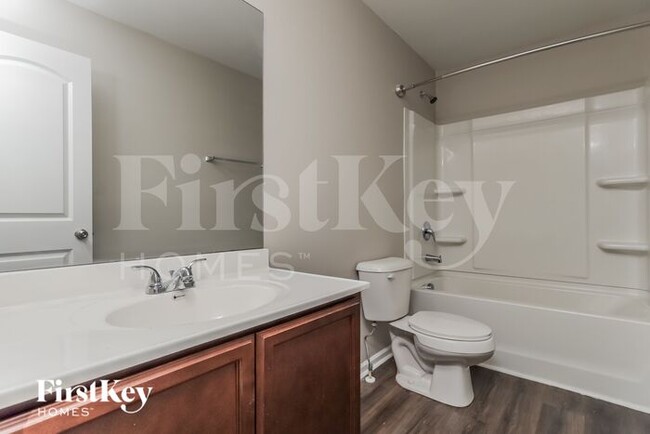 Building Photo - 260 Heaton Dr