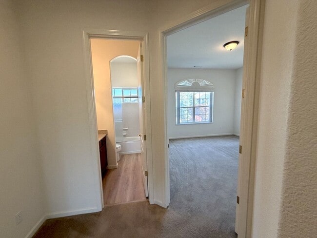 Building Photo - Spanish Springs 5bed/3bath - Move in Special now available!!