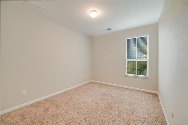 Building Photo - 13400 Briarwick Dr