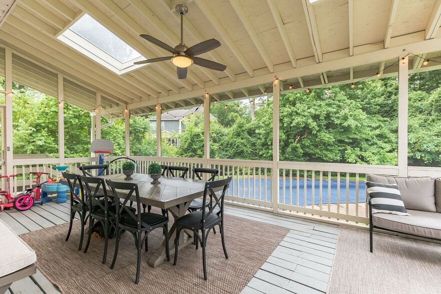 Building Photo - 9911 Barnsbury Ct